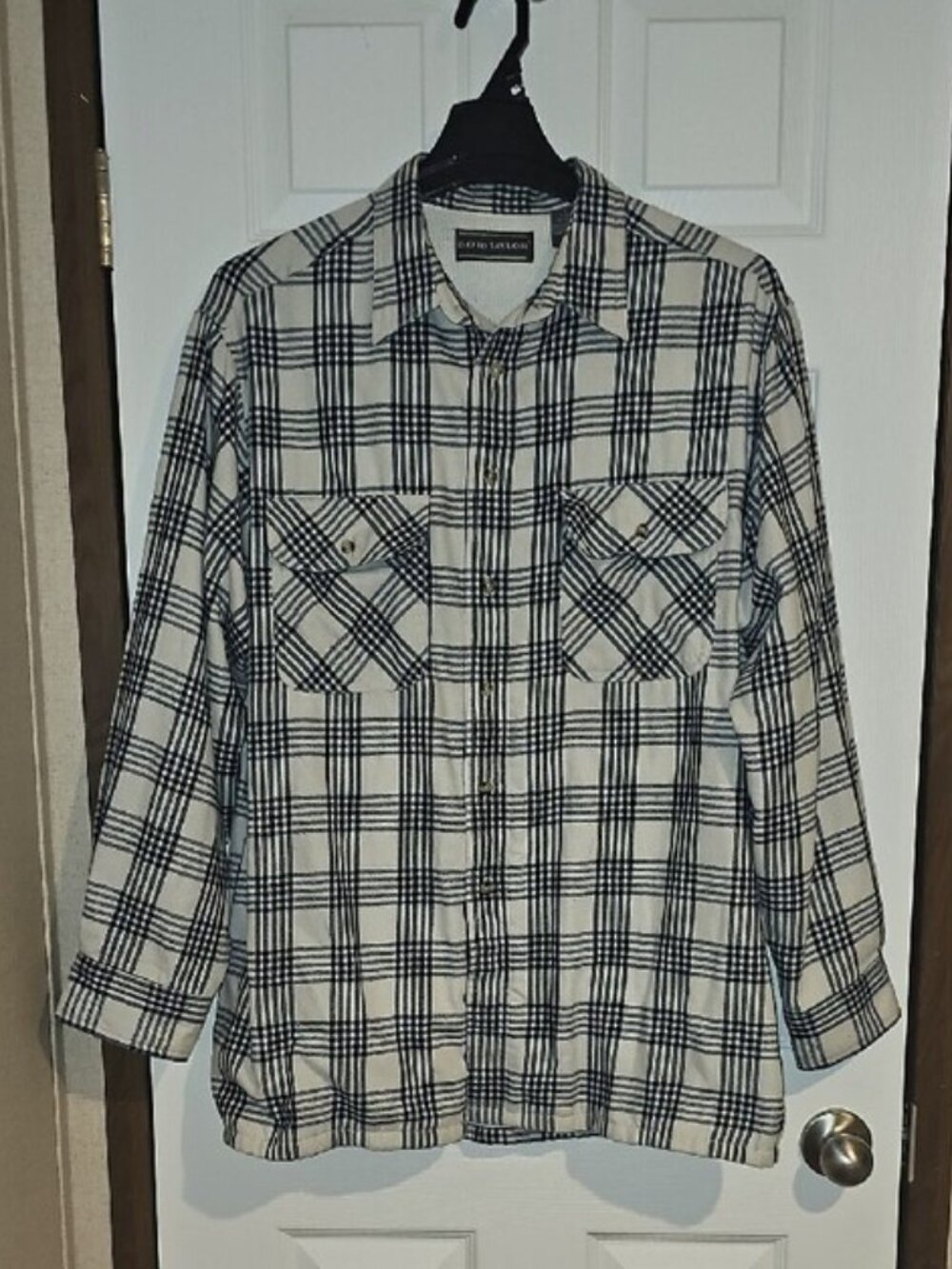 David Taylor Mens Lg Gray with Blue Plaid Flannel, Lined Button-Down Shirt Used